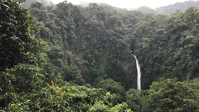 Gibbon Travel - My Travels - Costa Rica - La Fortuna Waterfall